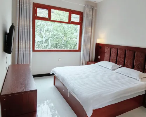 Ruifuyuan Farm Stay Hotels in Lintan