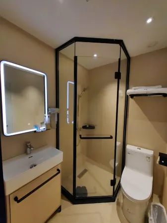 Elan Hotel (Taizhou Golden Eagle Pozi Street) Отели рядом с достопримечательностью «Fengcheng River Scenic Area»