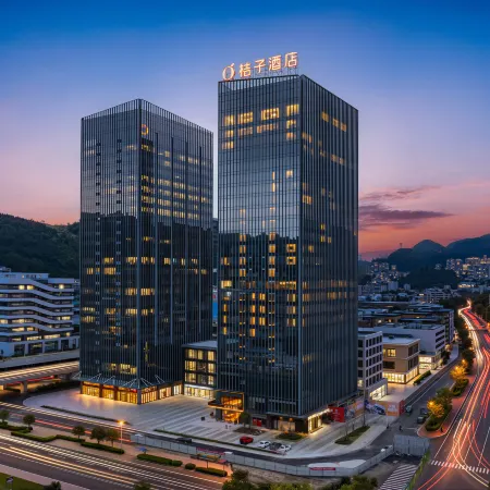 Orange Hotel (Liupanshui High-Speed Rail Station Renmin Square Branch)