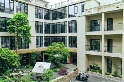 Guanyu Guesthouse Hotels in West Lake Park