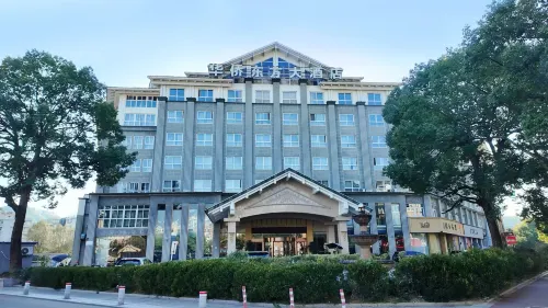 Huaqiao Dongfang Hotel