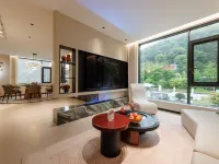 Floral Hotel · Hongkeng Slow Retreat | Forest Stream Mountain Healing Villa (Oedo Hot Spring Branch) Hotels in Jiande