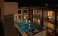 HEO Hezhu · Luxury Residence (Dali Ancient Town South Gate Branch) - Pools