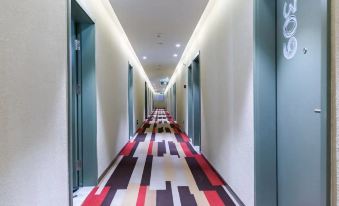 Ibis Hotel (Yixing Longbeishan Forest Park)