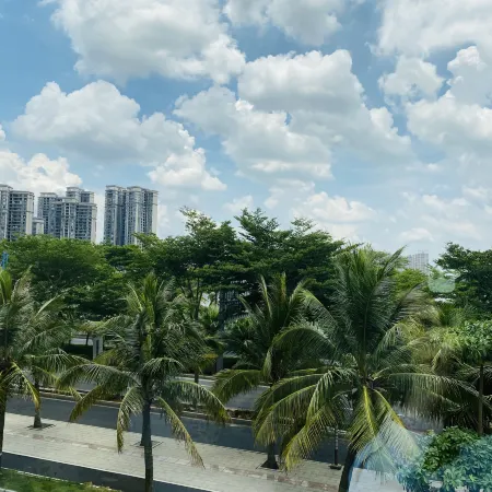 Zhanjiang Jinfu Auto Theme Hotel (Jinshawan Guanhai Long Corridor)