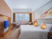 Vienna Classic Hotel (Hengtong Fortune Center Store) Hotels near Baoding Library