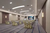 T-Social Hotel (Yuexiu International Conference Center Guangzhou Railway Station Subway Station) - con vista montagne
