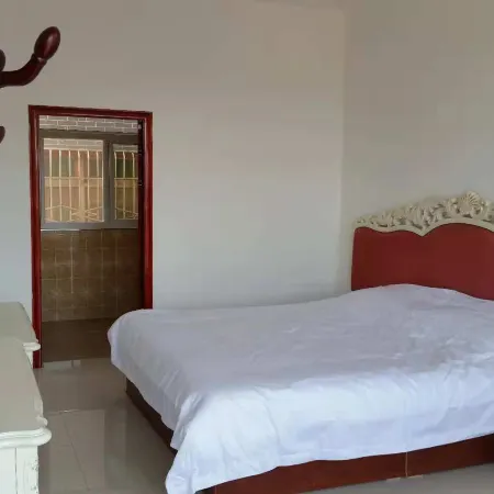 Yanchuan Qianluwan Weiwei Farmhouse