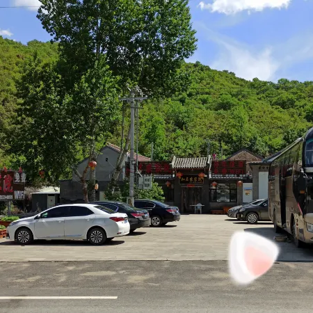 Luanping Famous Farmyard
