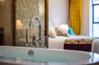 Xin Ding Hotel Hotels in Huize