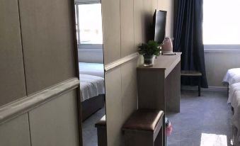 Holiday Inn Huguan Spring Light