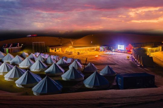 中卫腾格里沙漠国际露营基地