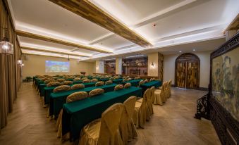 Lijiang Huama Junting Hotel (Lijiang Ancient City Heilongtan Branch)