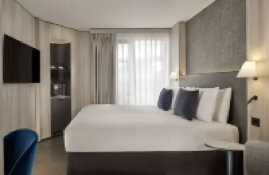 Riu Plaza London The Westminster Hotels near Brooke Hall