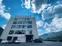 Xinqi Zhouji Hotel
