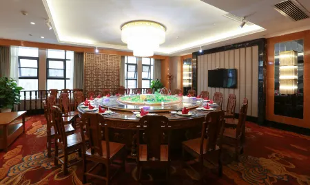 Tongcheng Wanquan International Hotel Отели в г. Тунчен