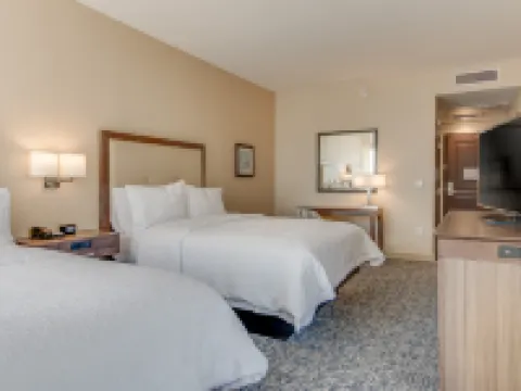 Hampton Inn & Suites Los Angeles - Glendale Hotels in Glendale