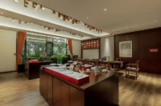 Yunyi Zhenyue Garden Hotel