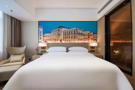 Vienna Hotel (Guangchang Yanjiang Road) Отели рядом с достопримечательностью «Lianhua Square»