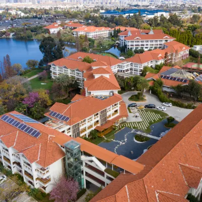 Jianguo HIDDEN Hotel (Kunming Dianchi Haigeng Park) Hotels near Kunming Dragon Gate