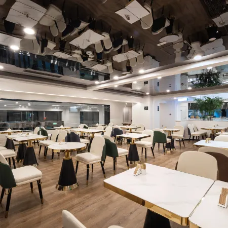 Atour Hotel Chifeng Hongshan Wanda Plaza Sports Center
