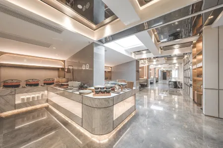 Lighthouse Hotel Отели рядом с достопримечательностью «The Ming Tomb»