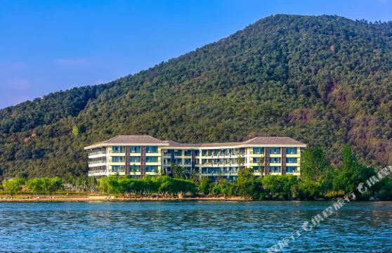 西昌邛海灣柏櫟薈舍酒店