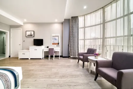 Huihe Hotel (Yingtan Railway Station South Station Road store) Отели рядом с достопримечательностью «Maple Mountain Botanical Garden»