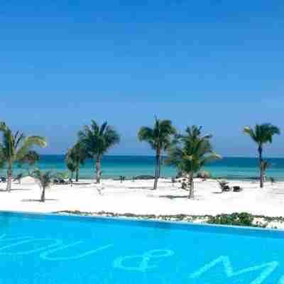 You&Me Resort Hotel Exterior