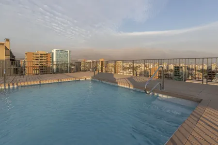 The Place Отели рядом с достопримечательностью «Clinica Las Condes»