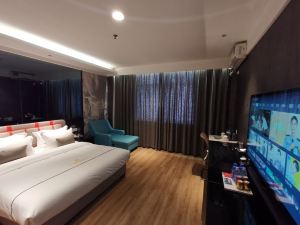 Shijia Boutique Chain Hotel (Kenli Zhongxing Road Store)