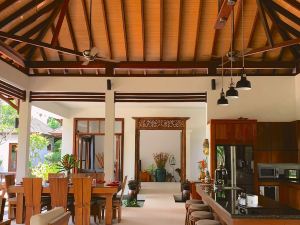 Baan Pinya Chic Three Bedroom Pool Villa