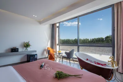 Floral Hotel· Beijing hanyue No. 3 B & B Hotels near Paizi Mountain