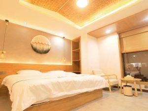 Xinduqiao Liangchen Homestay