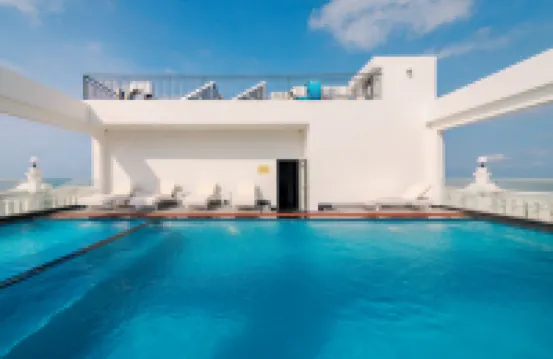 The Tahiti Beach Hotel