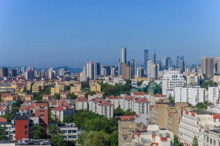 Sea View Madison Hotel Qingdao Laoshan Polar Ocean Park Отели рядом с достопримечательностью «Qingdao Administrative Institute»