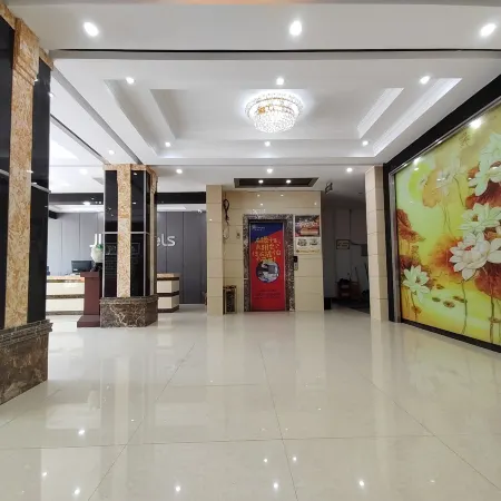 Junyi Chain Hotel (Anqing Tongcheng City Transportation Hub Center Tongcheng Station)