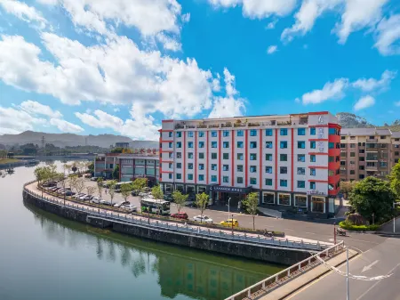 Lavande Hotel Ruyuan Отели в г. Жуюань