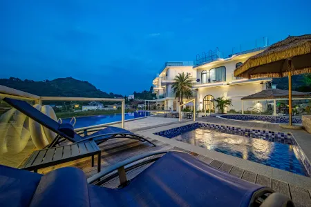 Pinyue Butterfly Valley Boutique Homestay (Shaoguan Ruyuan Branch) Отели в г. Жуюань