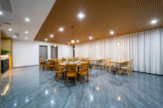 花漾雲海民宿（老君山中靈索道店） 欒川酒店