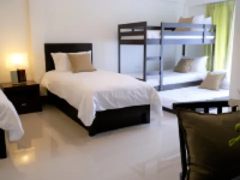 ナーラー レジデンス トランのホテル