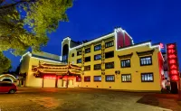 Xanadu Hotel In Yi County - parking