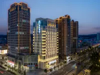 Dali station Erhai Park Atour Hotel Hotels near Caicun