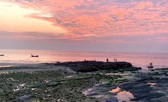 Weizhou Island Qiqi Inn (Shiluokou Beach)