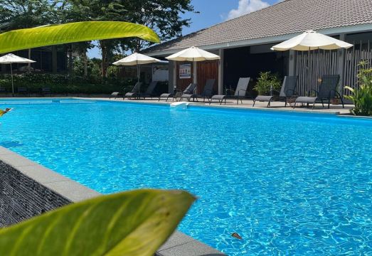 레분간 리조트 수영장