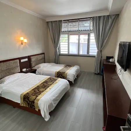 Yuxian Huali Theme Hotel
