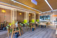 Manhattan Light Hotel Hotels in Gaolan