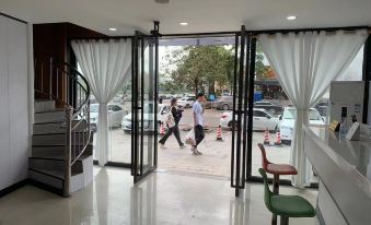 Qinzhou Port Hongxing Hotel