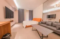 Xinyue Boutique Movie Homestay (Shandong University of Technology) - Balkoner