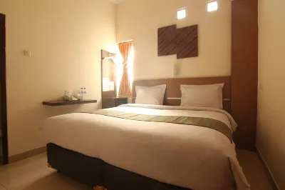 Hotel Pules Hotels near Batik Museum